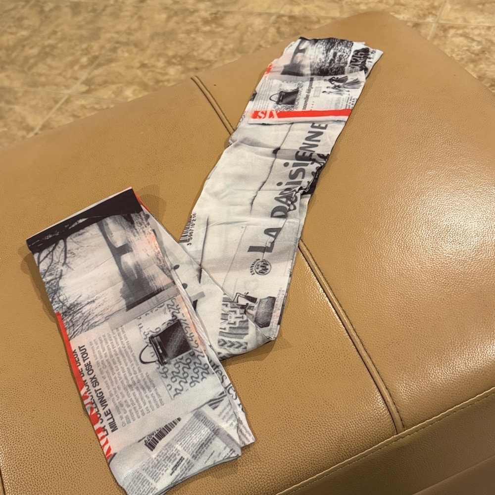 BNWT 2026 from France 🇫🇷 Newspaper Print Tights TILL ANKLE - Picture 3 of 5